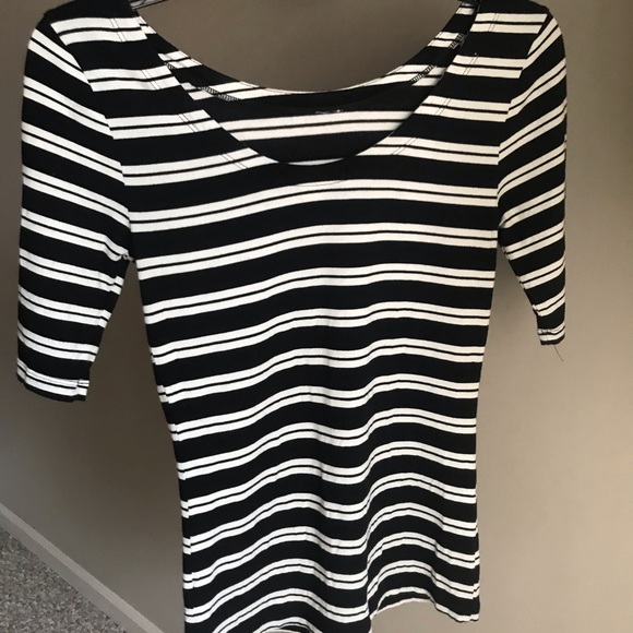 Banana Republic black and white striped top size XS - Picture 2 of 3